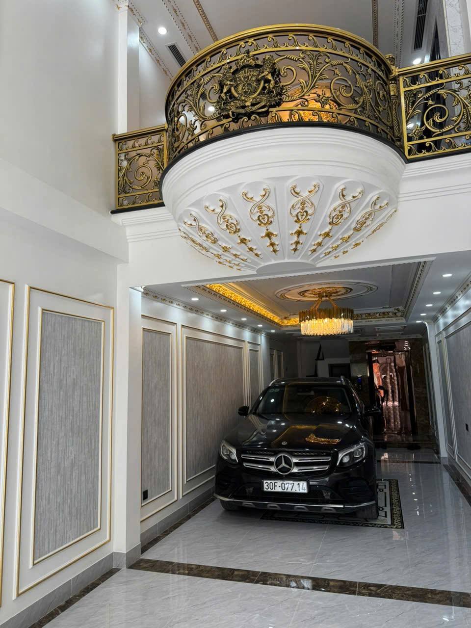 Việt Hưng Hà Nội 65m2 nhà 8 tầng giá hơn 20 tỷ